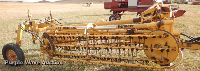 image for item FJ9871 Vermeer R23 hay rake
