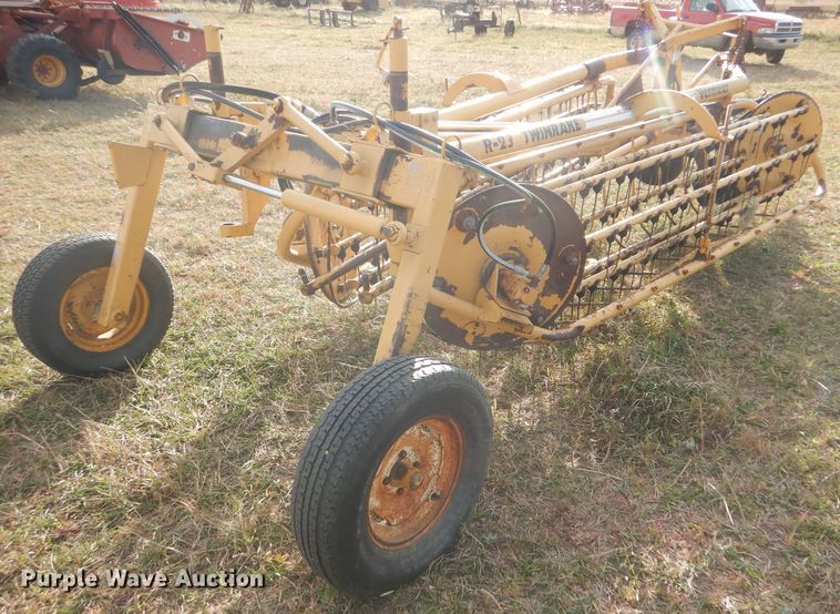 image for item FJ9871 Vermeer R23 hay rake