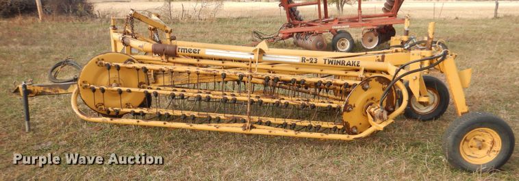 image for item FJ9871 Vermeer R23 hay rake