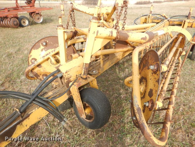 image for item FJ9871 Vermeer R23 hay rake