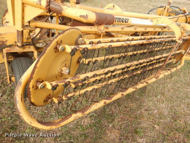 image for item FJ9871 Vermeer R23 hay rake