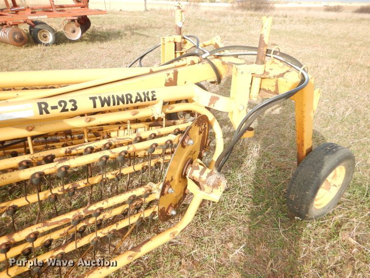 image for item FJ9871 Vermeer R23 hay rake