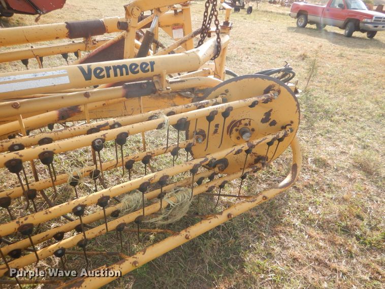 image for item FJ9871 Vermeer R23 hay rake
