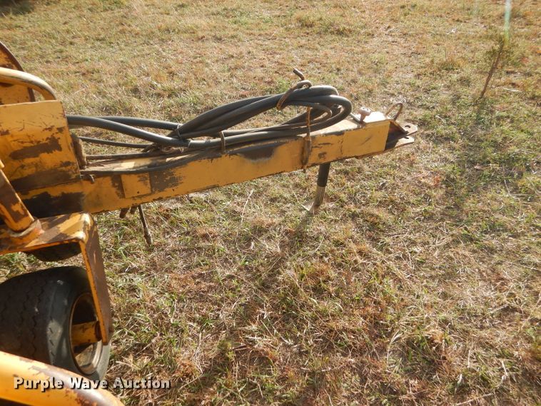 image for item FJ9871 Vermeer R23 hay rake