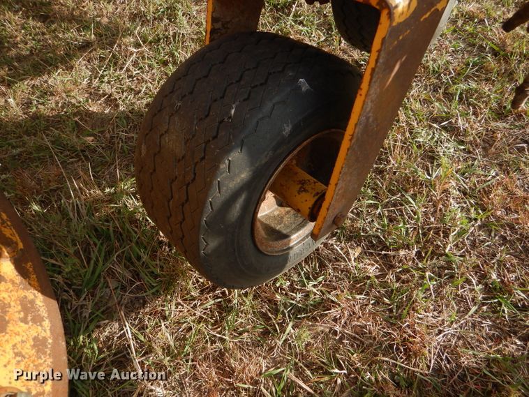 image for item FJ9871 Vermeer R23 hay rake