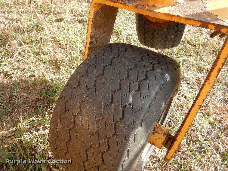 image for item FJ9871 Vermeer R23 hay rake