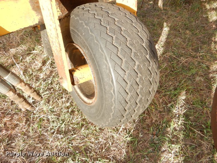 image for item FJ9871 Vermeer R23 hay rake