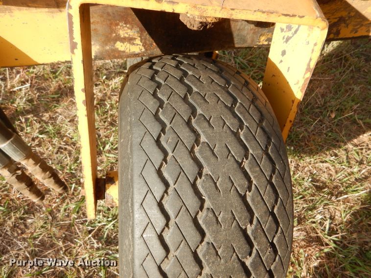 image for item FJ9871 Vermeer R23 hay rake