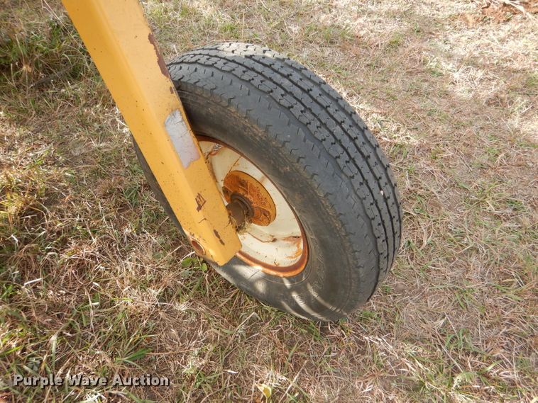 image for item FJ9871 Vermeer R23 hay rake