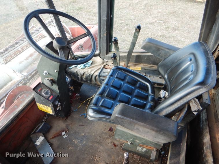 image for item FJ9872 1981 Hesston 6550 windrower