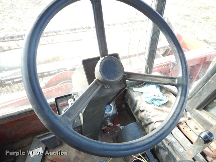 image for item FJ9872 1981 Hesston 6550 windrower