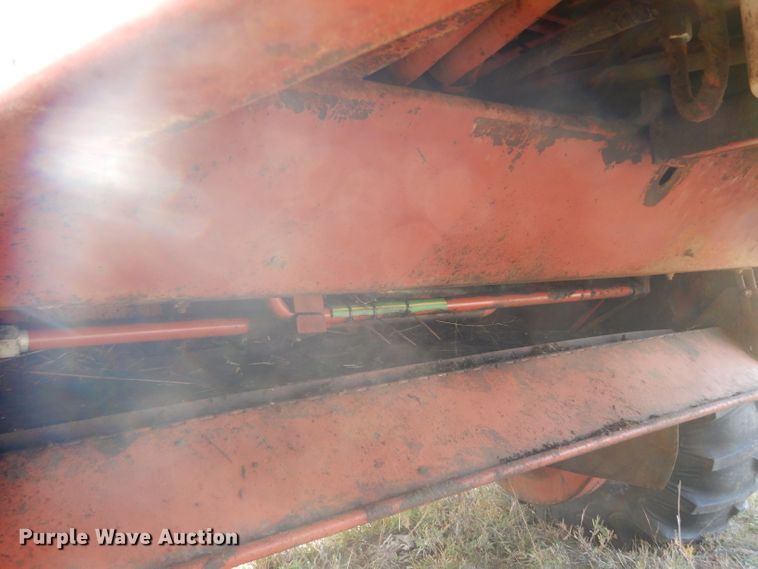 image for item FJ9872 1981 Hesston 6550 windrower