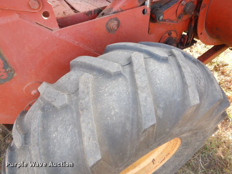 image for item FJ9872 1981 Hesston 6550 windrower