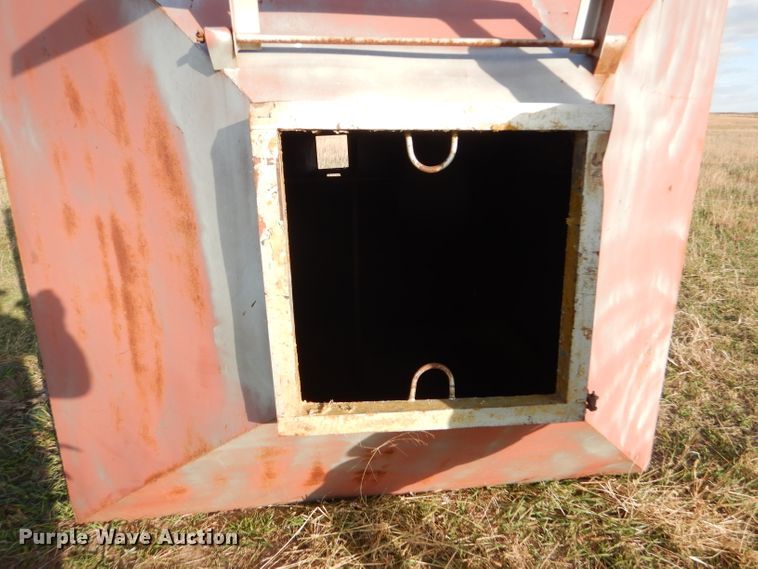 image for item FJ9875 Bulk feed bin