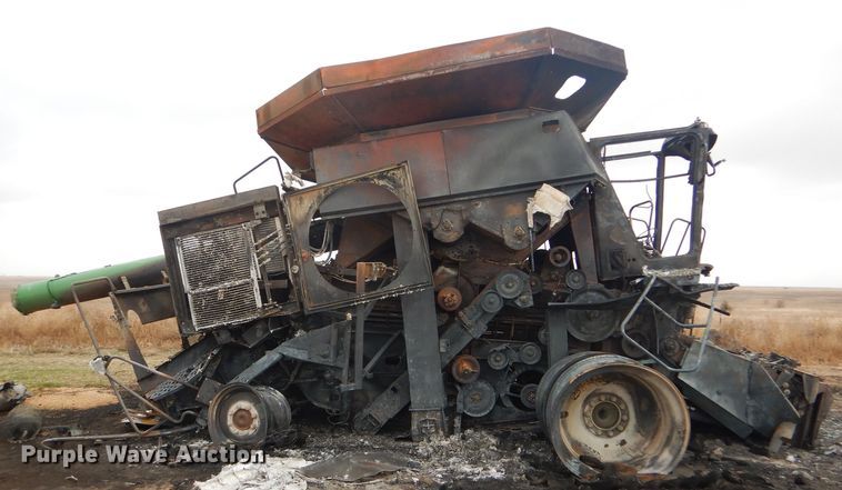 image for item FJ9886 2005 John Deere 9760 RWA combine