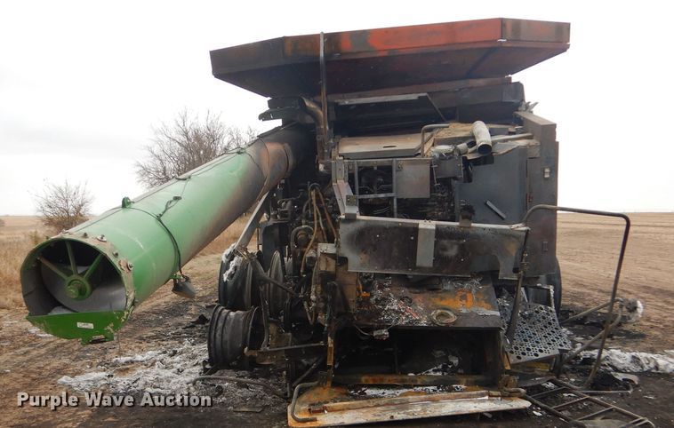 image for item FJ9886 2005 John Deere 9760 RWA combine