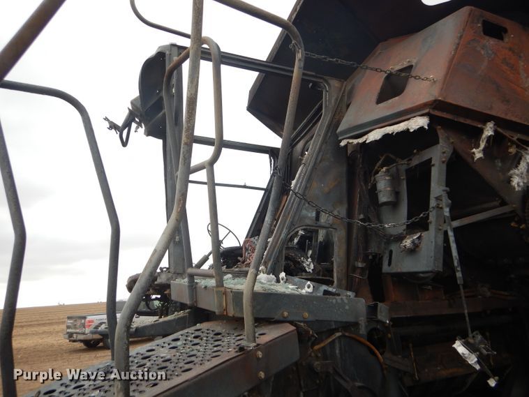 image for item FJ9886 2005 John Deere 9760 RWA combine