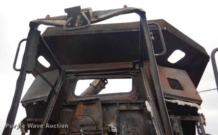 image for item FJ9886 2005 John Deere 9760 RWA combine