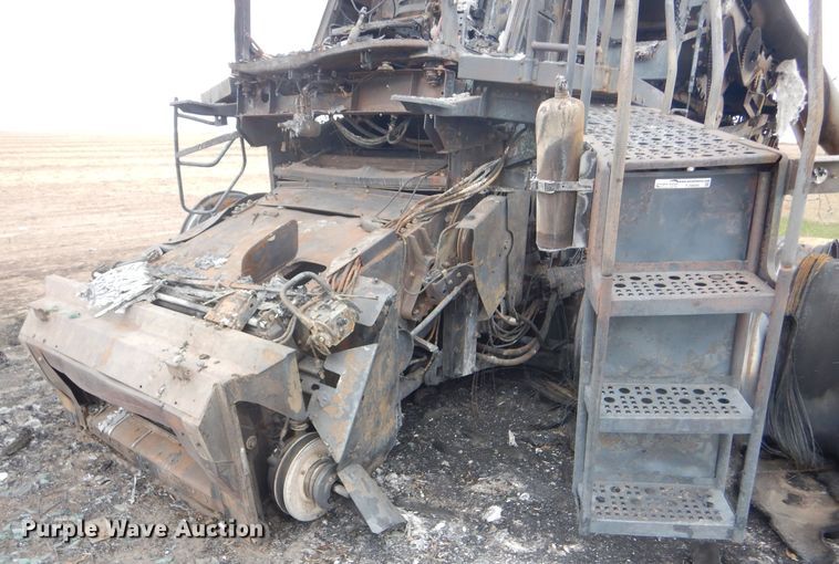 image for item FJ9886 2005 John Deere 9760 RWA combine