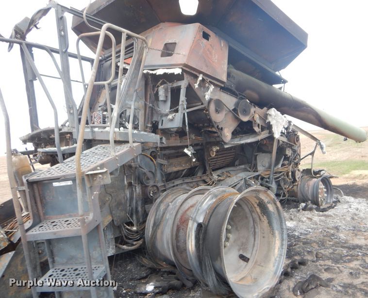 image for item FJ9886 2005 John Deere 9760 RWA combine