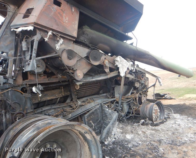 image for item FJ9886 2005 John Deere 9760 RWA combine