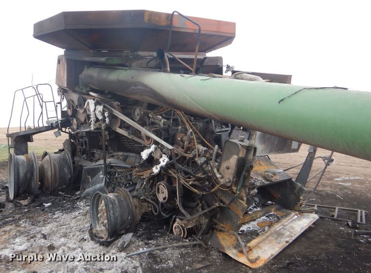 image for item FJ9886 2005 John Deere 9760 RWA combine