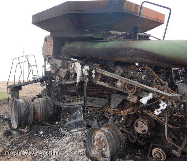 image for item FJ9886 2005 John Deere 9760 RWA combine