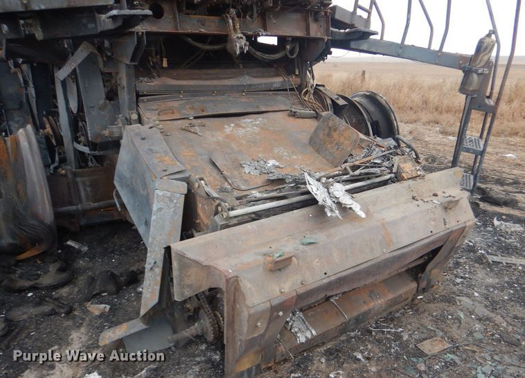 image for item FJ9886 2005 John Deere 9760 RWA combine