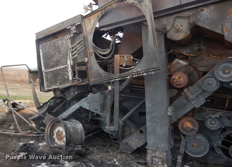 image for item FJ9886 2005 John Deere 9760 RWA combine