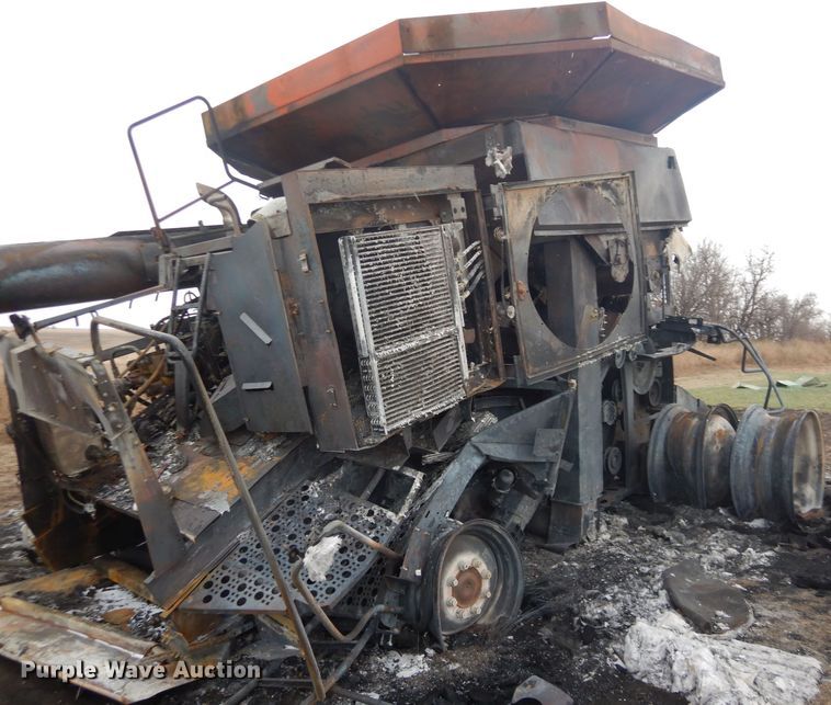 image for item FJ9886 2005 John Deere 9760 RWA combine