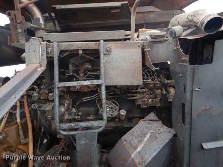 image for item FJ9886 2005 John Deere 9760 RWA combine