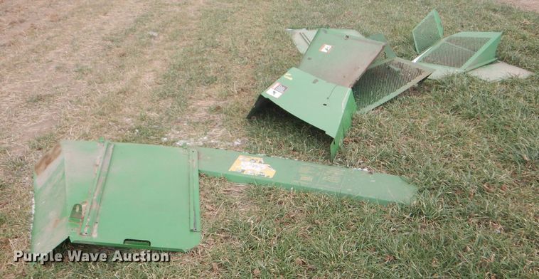 image for item FJ9886 2005 John Deere 9760 RWA combine