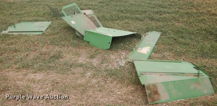 image for item FJ9886 2005 John Deere 9760 RWA combine