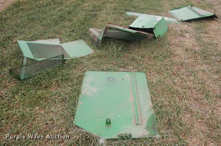 image for item FJ9886 2005 John Deere 9760 RWA combine