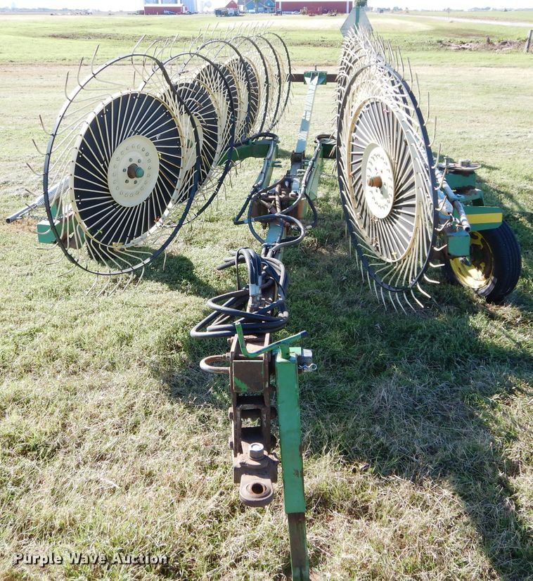 image for item FK9843 John Deere 704 hay rake