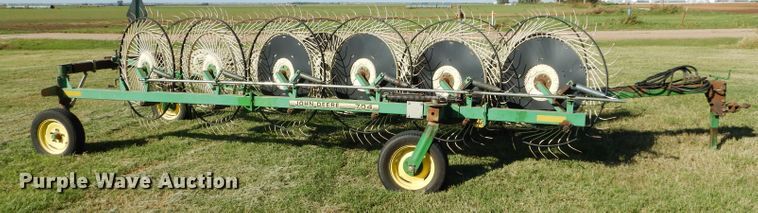 image for item FK9843 John Deere 704 hay rake