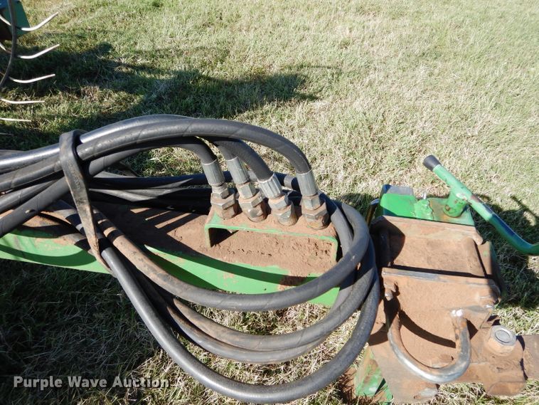 image for item FK9843 John Deere 704 hay rake