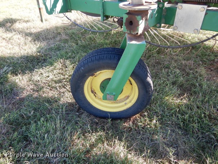 image for item FK9843 John Deere 704 hay rake