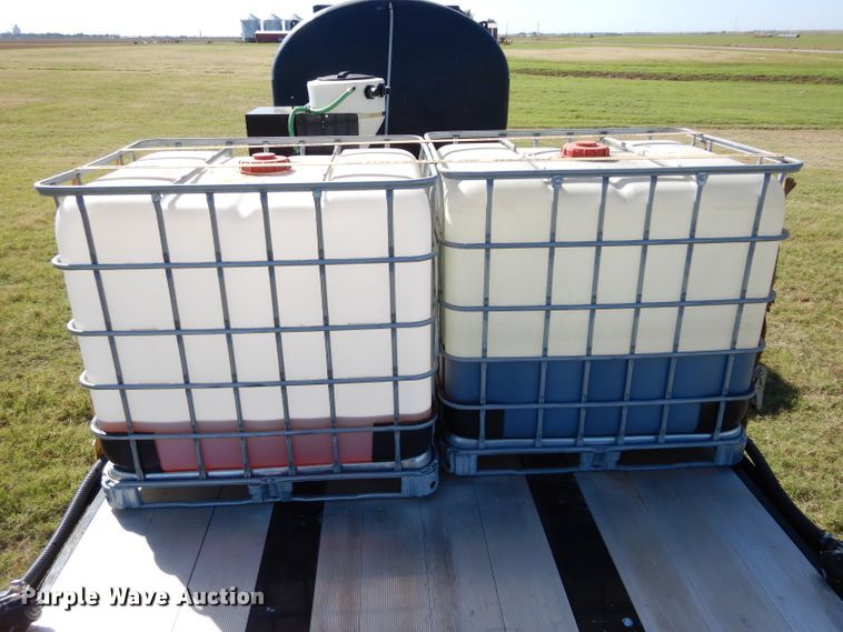 image for item FK9849 2018 Road Runner 6500 nurse tank trailer