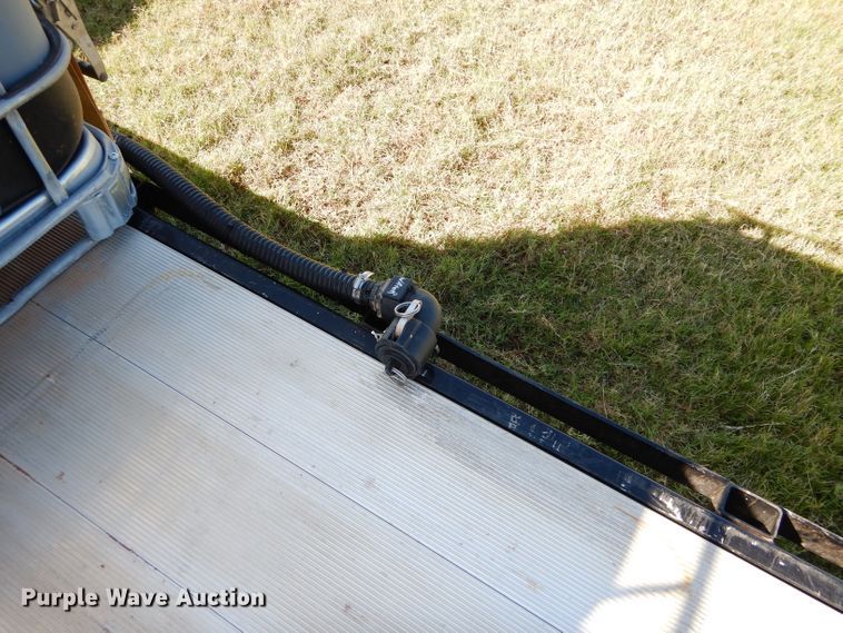 image for item FK9849 2018 Road Runner 6500 nurse tank trailer