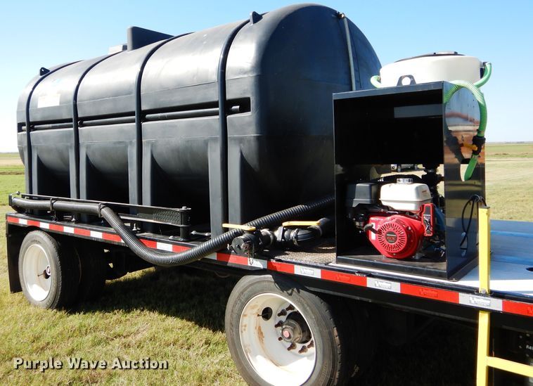 image for item FK9849 2018 Road Runner 6500 nurse tank trailer