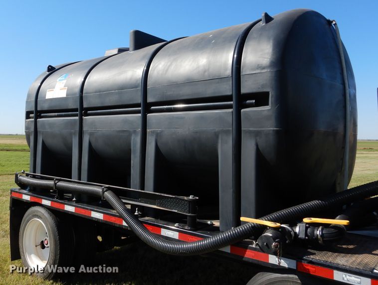 image for item FK9849 2018 Road Runner 6500 nurse tank trailer