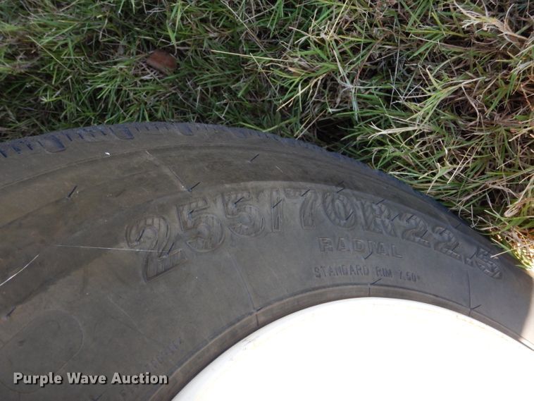 image for item FK9849 2018 Road Runner 6500 nurse tank trailer