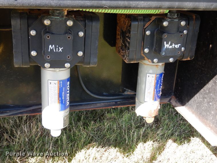 image for item FK9849 2018 Road Runner 6500 nurse tank trailer