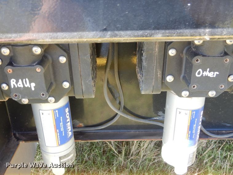 image for item FK9849 2018 Road Runner 6500 nurse tank trailer