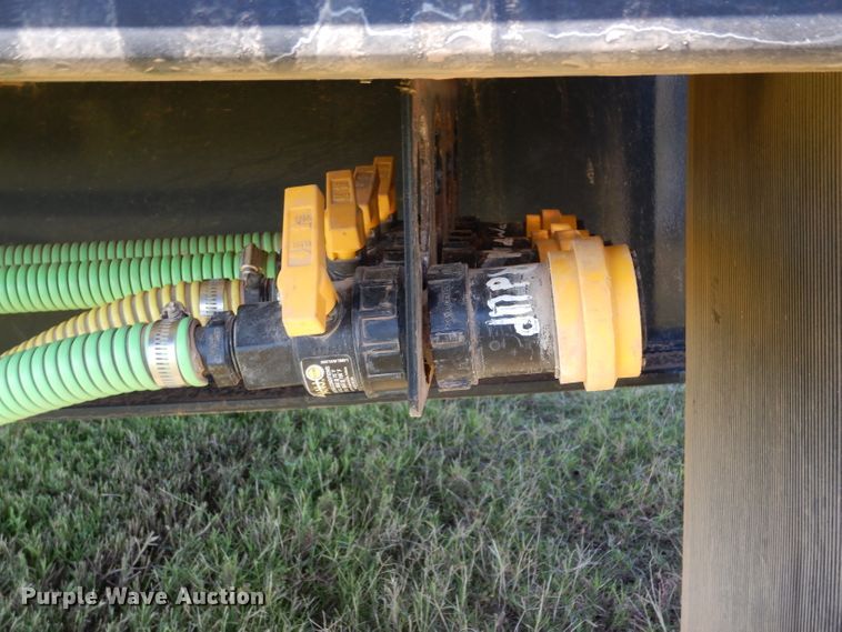 image for item FK9849 2018 Road Runner 6500 nurse tank trailer