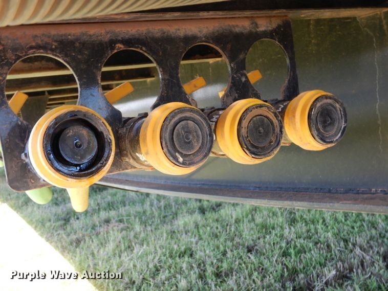 image for item FK9849 2018 Road Runner 6500 nurse tank trailer