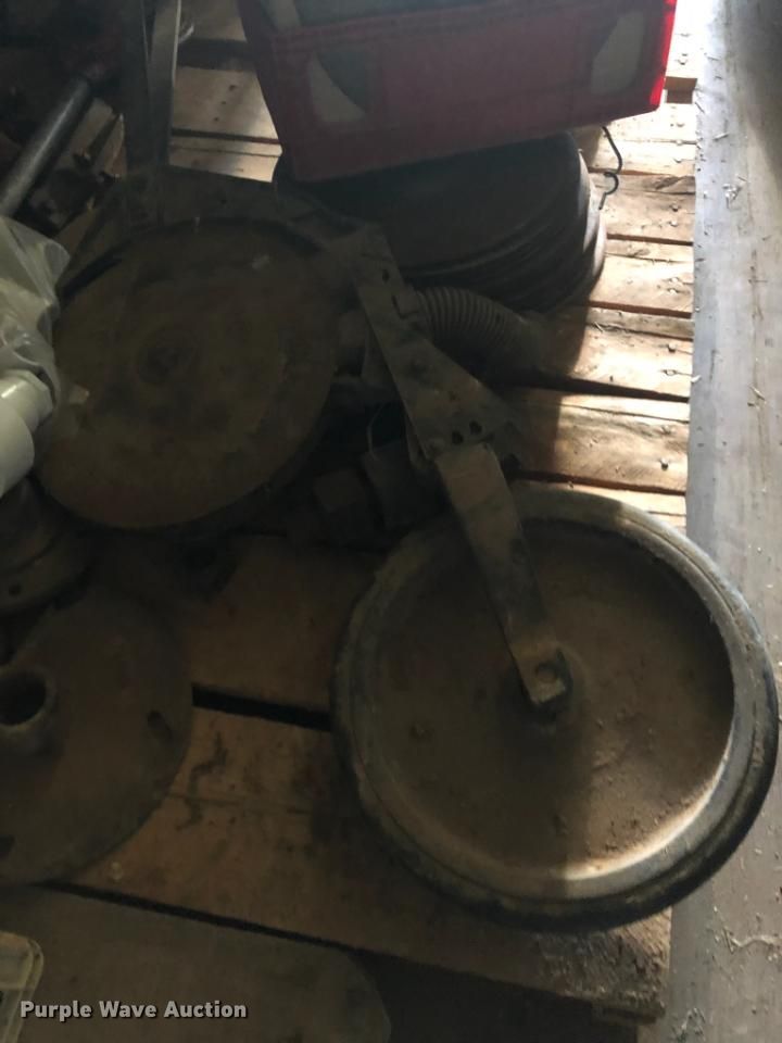 image for item FK9852 John Deere 455 grain drill