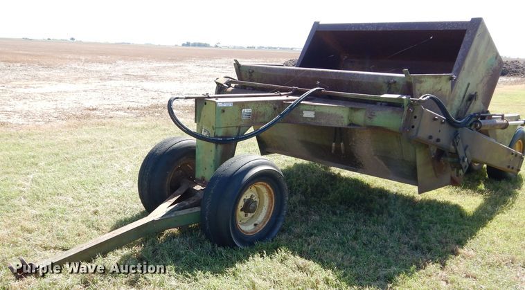 image for item FK9858 John Deere 00650 scraper