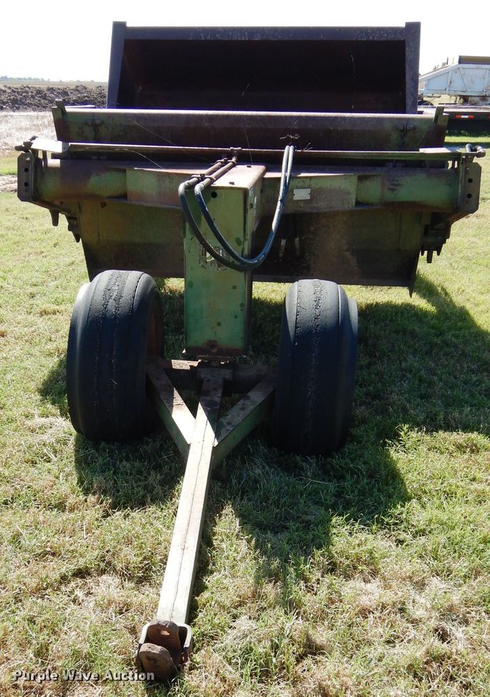 image for item FK9858 John Deere 00650 scraper